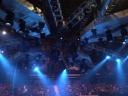 Death Magnetic boxen boven het podium